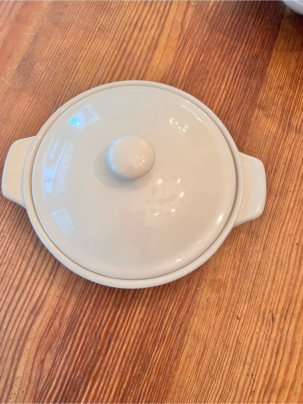 Longaberger Pottery covered round casserole dish